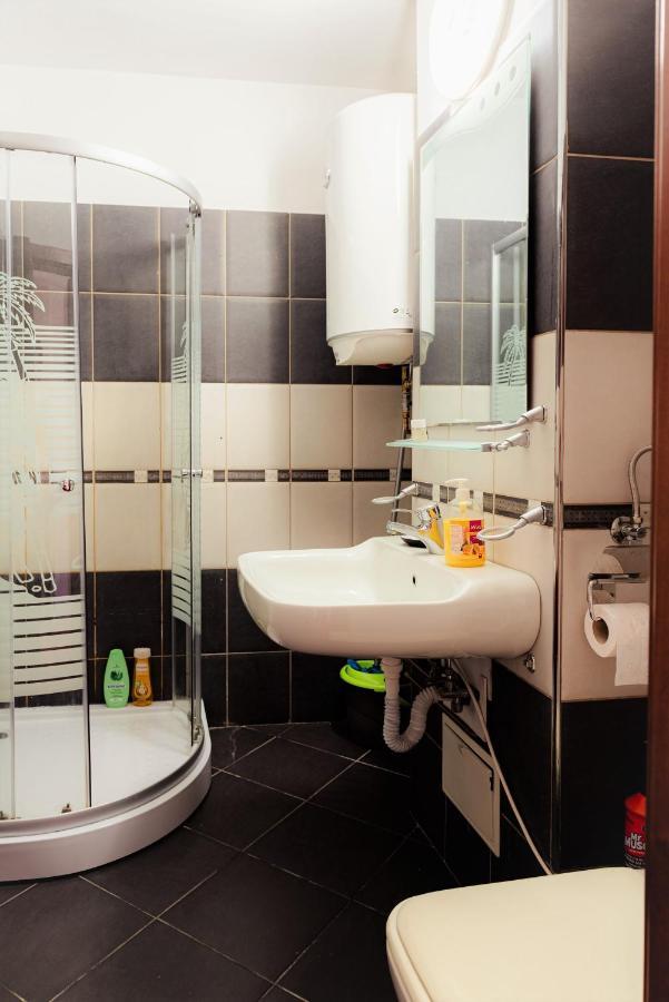 Parliament Marriott Unirii Square 5 Bedrooms Luxury Apartment Old Town Bucharest Exterior photo